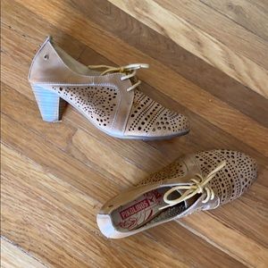 Pikolinos Laser Cut Lace up Oxford Style Heel